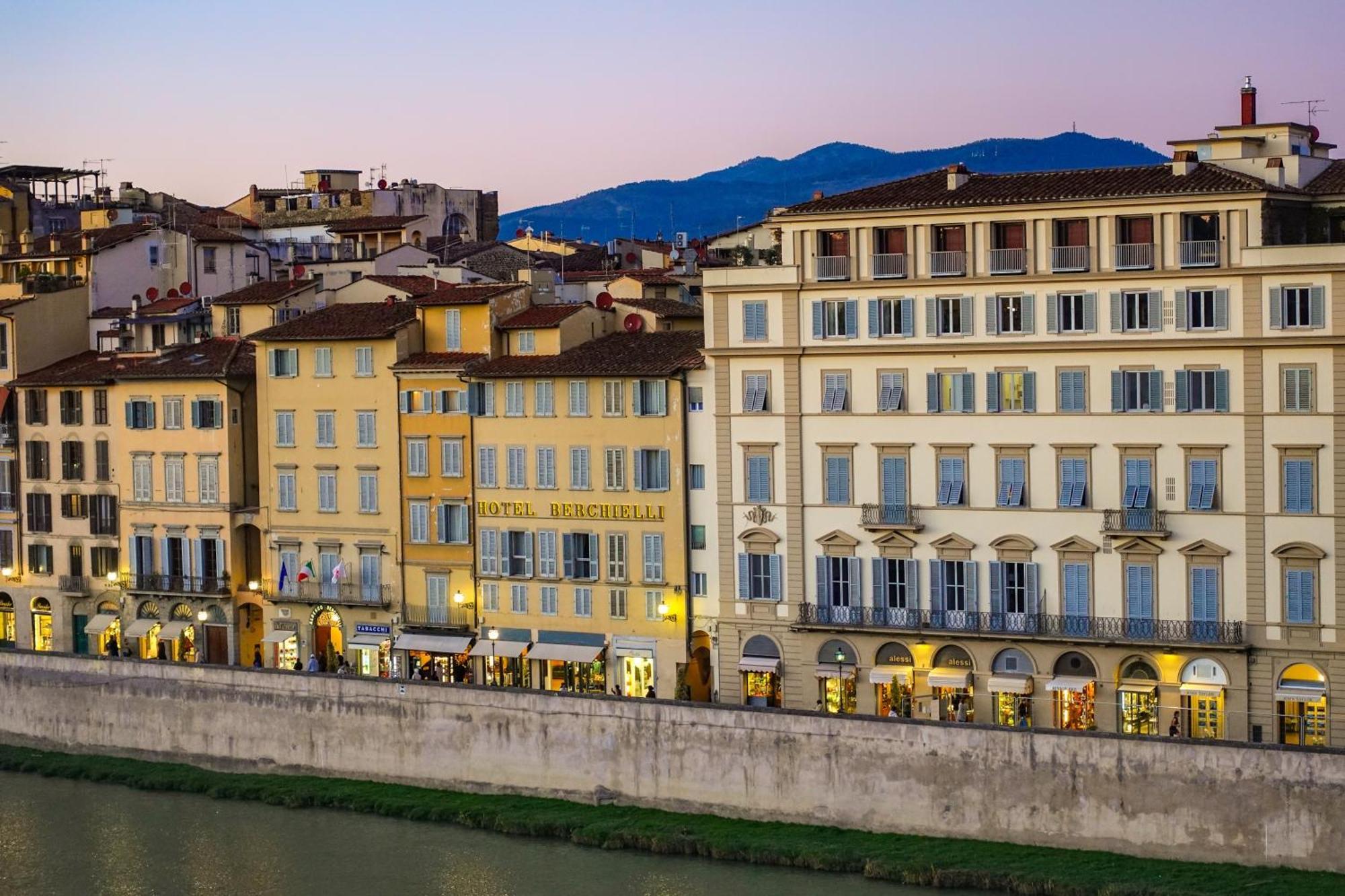 Ponte Vecchio View Luxury Apartment フィレンツェ エクステリア 写真